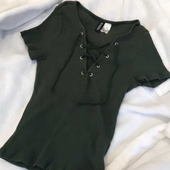 Hunter Green Criss Cross Slim Top - Picture 1 of 3